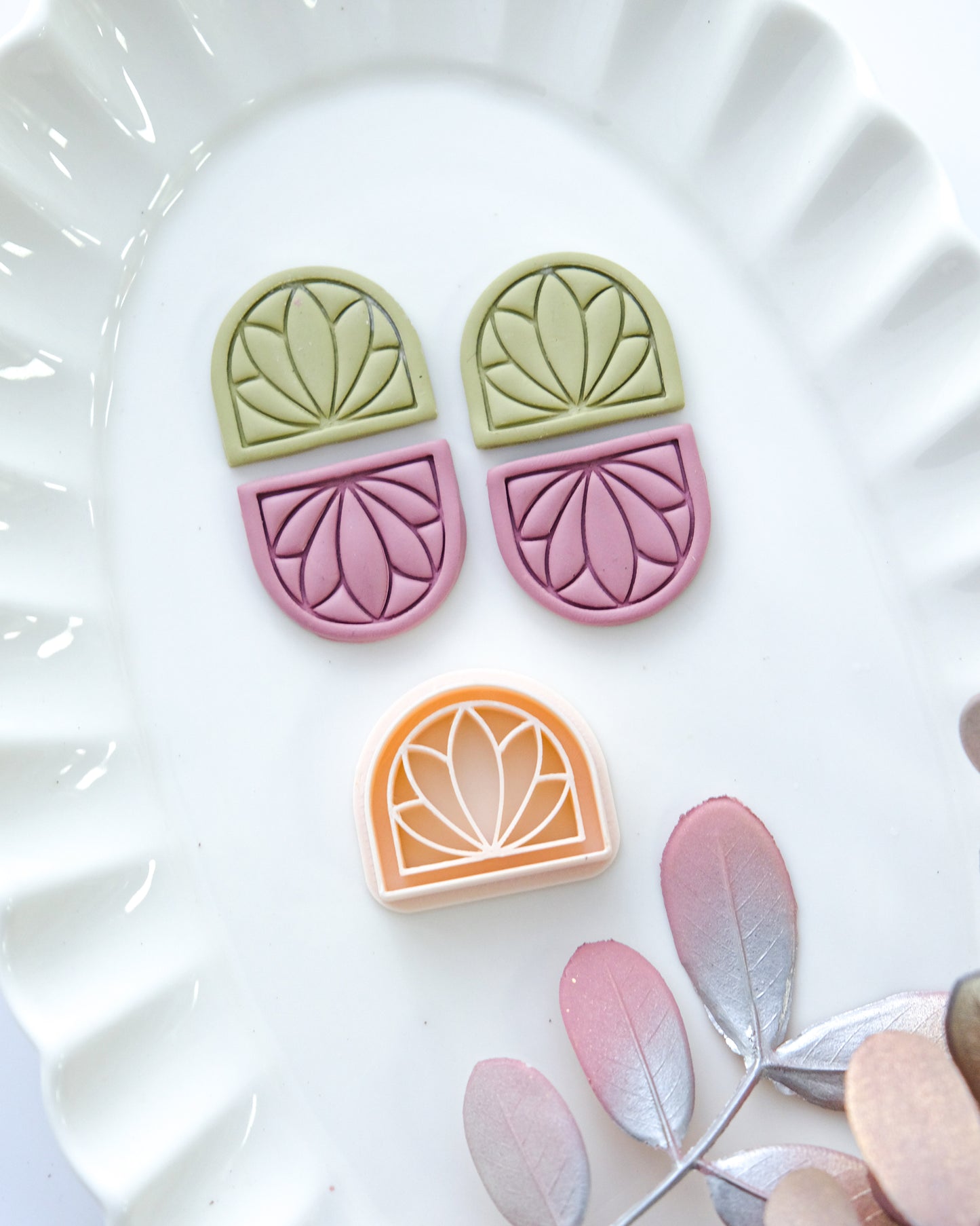 Embossing Lotus Arch Polymer Clay Cutter