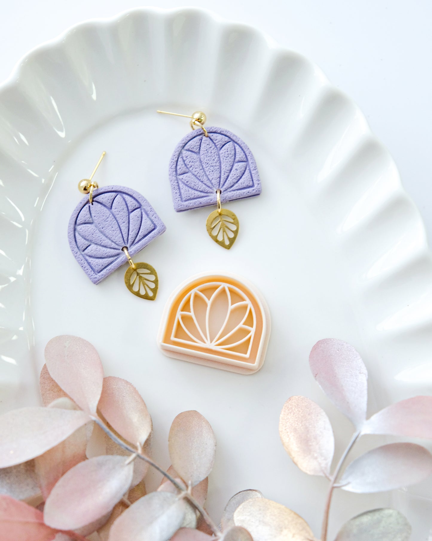 Embossing Lotus Arch Polymer Clay Cutter