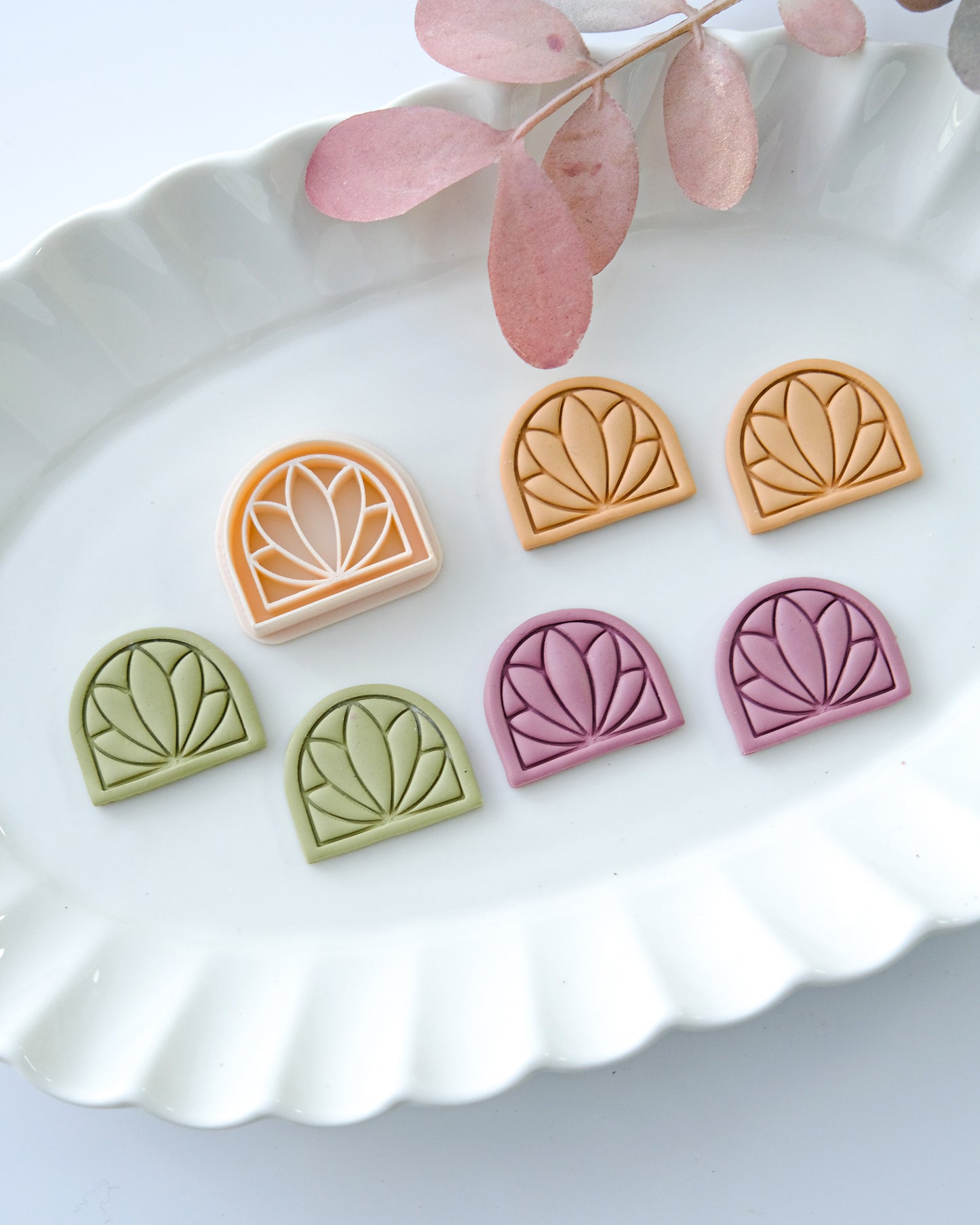 Embossing Lotus Arch Polymer Clay Cutter