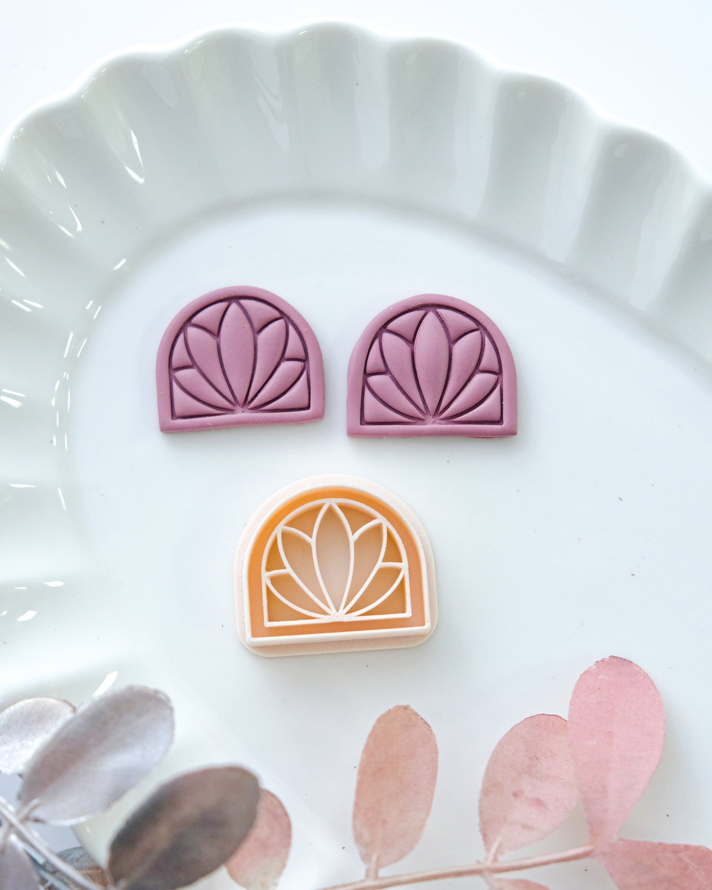 Embossing Lotus Arch Polymer Clay Cutter